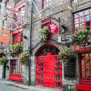 Isaacs Hostel
